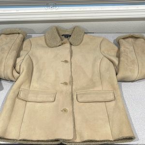 Super warm Lands End Coat with Lining.  Size small 6-8. 2 pockets